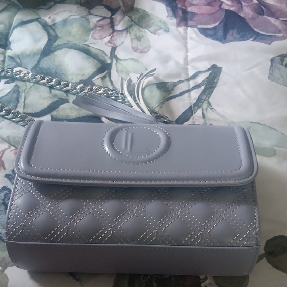 Quilted Chain-Strap Crossbody Bag in Light Gray with Tassel